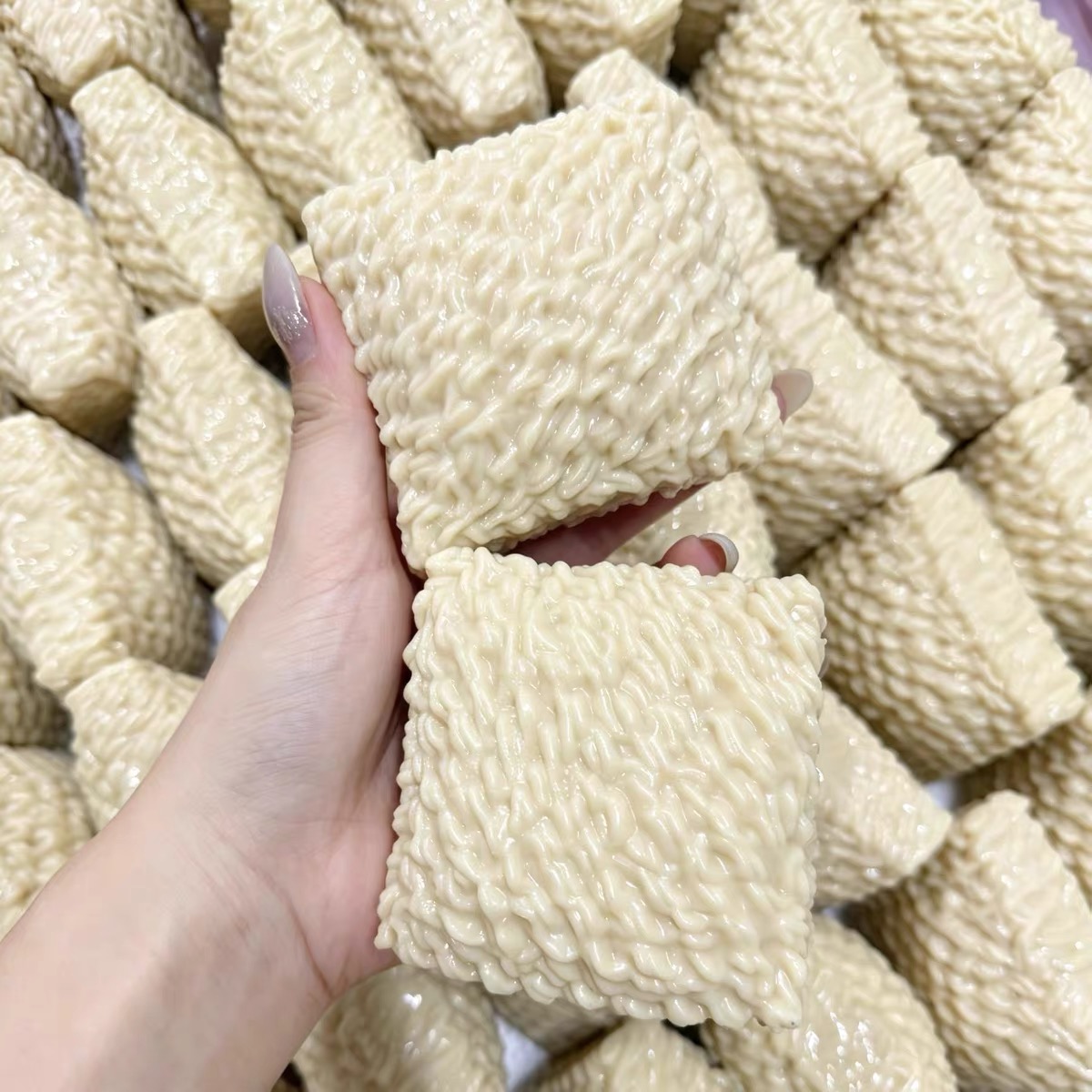 Crunchy Fried Noodles Squishy  - огляд і ціна Building Blocks
